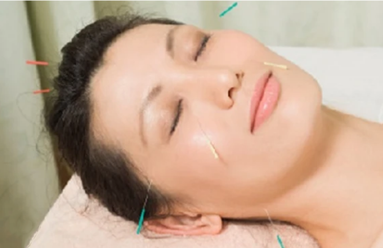 Day ấn huyệt Thái Dương giúp giảm stress